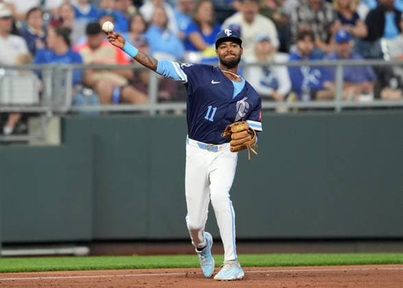 SEP 6, 2024: Kansas City Royals third base Maikel Garcia (11) fires the ball across the infield for an out at Kauffman Stadium Kansas City, Missouri. CSM. Kansas City United States - ZUMAc04_ 20240906_zma_c04_040 Copyright: xJonxRobichaudx