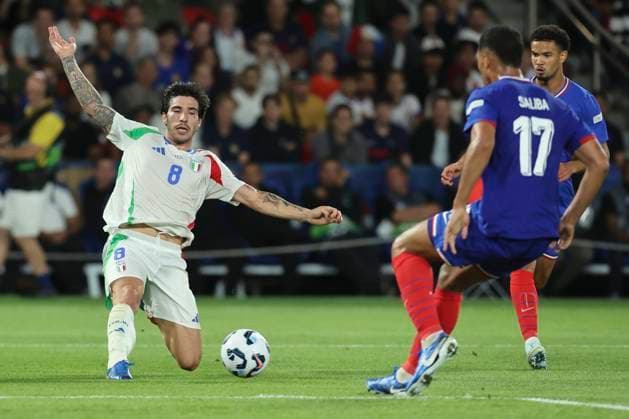 France v Italy - UEFA Nations League 2024 25 League A Group A2 Sebastien Muylaert MAXPPP - Paris 06 09 2024 Sandro Tonali 19 of Italy during the UEFA Nations League 2024 25 League A Group A2 match between France and Italy at Parc des Princes in Paris, France. 06.09.2024 Paris France  Copyright: xMAXPPPxSébastienxMuylaertx LTG202409074696 LTG202409074696