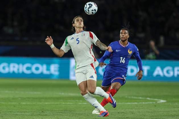 France v Italy - UEFA Nations League 2024 25 League A Group A2 Sebastien Muylaert MAXPPP - Paris 06 09 2024 Riccardo Calafiori 5 of Italy during the UEFA Nations League 2024 25 League A Group A2 match between France and Italy at Parc des Princes in Paris, France. 06.09.2024 Paris France  Copyright: xMAXPPPxSébastienxMuylaertx LTG202409074659 LTG202409074659