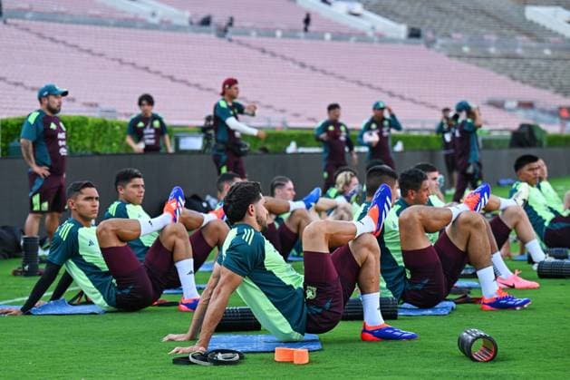 RECORD DATE NOT STATED Seleccion Mexicana 2024 Mexico Team Training Session Henry Martin during the Mexican national team, Nationalteam (Mexico) Training Session prior to the friendly preparation match against New Zealand, at Rose Bowl Stadium, on September 06, 2024, Pasadena, Los Angeles California, United States. PASADENA LOS ANGELES CALIFORNIA UNITED STATES  Copyright: xJorgexMartinezx 20240906204615_SNM_MEX_TRAIN_MARTIN109