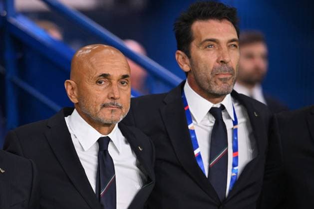 France v Italy - UEFA Nations League 2024 25 League A Group A2 Luciano Spalletti, coach of Italy, and Gianluigi Buffon during the UEFA National League Matchday 1 match between France and Italy at the Parc des Princes Stadium in Paris, France, on September 6, 2024. Paris France  Copyright: xDomenicoxCippitellix originalFilename:cippitelli-franceit240906_np3x6.jpg