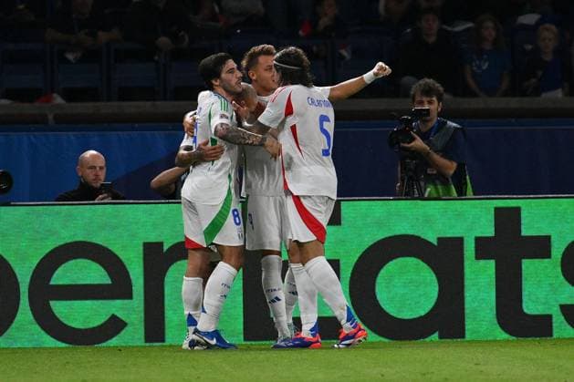 France v Italy - UEFA Nations League 2024 25 League A Group A2 Federico Dimarco (ITA) celebrates after scoring the goal of 1-1 during the UEFA National League Matchday 1 match between France and Italy at the Parc des Princes Stadium in Paris, France, on September 6, 2024. Paris France  Copyright: xDomenicoxCippitellix originalFilename:cippitelli-franceit240906_npIAj.jpg