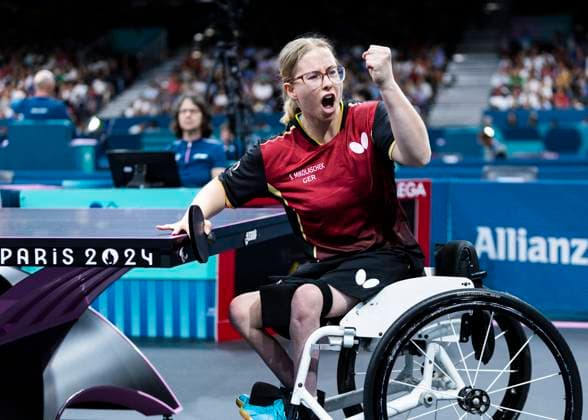 Bilder des Jahres 2024, Sport 09 September Sport Themen der Woche KW36 Sport Bilder des Tages PARIS, FRANCE - SEPTEMBER 07: Sandra MIKOLASCHEK of germany celebrates against Xiaodan GU of china during the para Table tennis, Tischtennis of the Paris 2024 Summer Paralympic Games at South Paris Arena on September 07, 2024 in Paris, France. (Photo by Mika Volkmann) *** PARIS, FRANCE SEPTEMBER 07 Sandra MIKOLASCHEK of germany celebrates against Xiaodan GU of china during the para table tennis of the Paris 2024 Summer Paralympic Games at South Paris Arena on September 07, 2024 in Paris, France Photo by Mika Volkmann 202408027-20240908