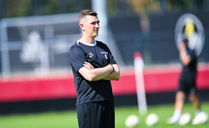 Co coach Sebastian Grunert SC Freiburg looks on, Frauen Bundesliga, 1 FC Nuernberg vs SC Freiburg, Sportpark Valznerweiher on September 07, 2024 in Nuremberg, Germany Photo by Silas Schueller DeFodi Images Co coach Sebastian Grunert SC Freiburg looks on, Frauen Bundesliga, 1 FC Nuernberg vs SC Freiburg, Sportpark Valznerweiher on September 7, 2024 in Nuremberg, Germany Photo by Silas Schueller DeFodi Images Defodi 121 121 FCNSCF 20240907 154 Defodi-121