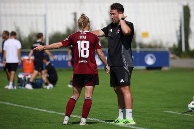 07 09 2024 Soccer Season 2024 2025 DFB Pokal Women 1 FC Nürnberg FCN Club Clubfrauen SC Freiburg Sportfoto Zink xdcxdex Franziska Mai 18, 1 FC Nürnberg FCN , Thomas Oostendorp Coach 1 FC Nürnberg FCN