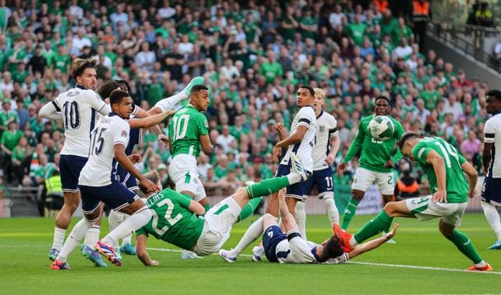 UEFA Nations League Group B2, Aviva Stadium, Dublin 7 9 2024 Republic of Ireland vs England Ireland s Jayson Molumby has a chance on goal Jayson Molumby has a chance on goal 7 9 2024  Copyright: x INPHO JamesxCrombiex JRH26221