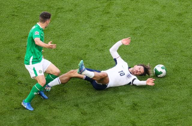 UEFA Nations League Group B2, Aviva Stadium, Dublin 7 9 2024 Republic of Ireland vs England Ireland s Seamus Coleman and Jack Grealish of England Seamus Coleman and Jack Grealish 7 9 2024  Copyright: x INPHO BryanxKeanex BI7I8204