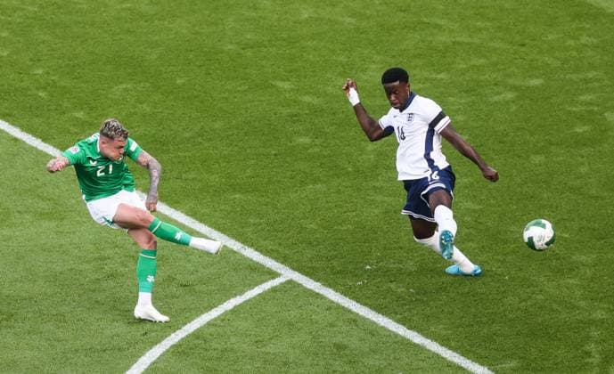 UEFA Nations League Group B2, Aviva Stadium, Dublin 7 9 2024 Republic of Ireland vs England Ireland s Sammie Szmodics and Marc GuÃ Sammie Szmodics and Marc GuÃ hi 7 9 2024  Copyright: x INPHO BryanxKeanex BI7I7882