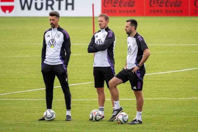 08 09 2024, Football German national team, public training at Paul Janes Stadium in Duesseldorf Sandro Wagner national team Germany , Julian Nagelsmann national team Germany, coach and Mads Buttgereit German national team, assistant coach watch the training together Important note According to FIFA or UEFA regulations, it is prohibited to use or have used photographs taken in the stadium and or of the match in the form of sequential images and or video-like photo series Photo Kirchner Media TH Copyright: xKirchner-Media THx