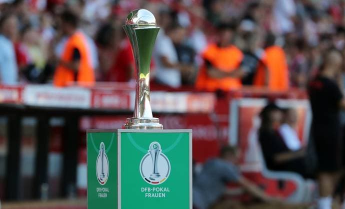 Cup, Trophy, Object Sport Football Soccer Women DFB Pokal 2 Round Season 2024 2025 08 09 2024 1 FC Union Berlin vs RB Leipzig RBL DFL regulations prohibit any use of photographs as image sequences and or quasi video