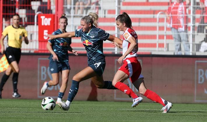 Marleen Schimmer in a duel with Marie Becker Action match scene Sport Football Soccer Women DFB Cup 2nd round Season 2024 2025 08 09 2024 1 FC Union Berlin vs RB Leipzig RBL DFL regulations prohibit any use of photographs as image sequences and or quasi video