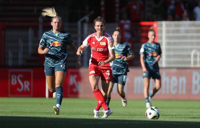 Ginger Schulz am Ball Sport Fußball Fußball Damen DFB Pokal 2 Runde Saison 2024 2025 08 09 2024 1 FC Union Berlin vs RB Leipzig RBL DFL regulations prohibit any use of photographs as image sequences and or quasi video