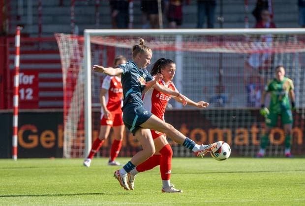 Soccer, Women, Season 2024 2025, DFB Cup 2 Round , 1 FC Union Berlin RB Leipzig, f l Marlene Müller RB Leipzig , Korina Janez 1 Women 1 FC Union , 08 09 2024, Copyright: xMatthiasxKochx