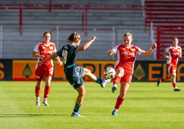 Soccer, Women, Season 2024 2025, DFB Cup 2 Round , 1 FC Union Berlin RB Leipzig, f l Julia Polla RB Leipzig , Dina Orschmann 1 Women 1 FC Union , 08 09 2024, Copyright: xMatthiasxKochx