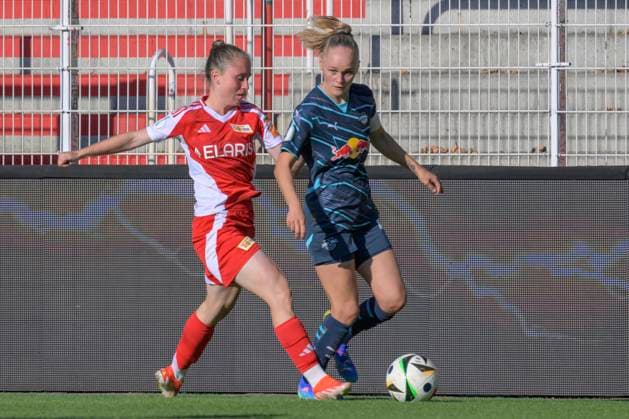 GER, Berlin, Football, 1 FC Union Berlin vs Rasenballsport Leipzig DFB Pokal, 2 Matchday, Women, Bundesliga, DFB, Season 2024 2025, Alte Foersterei, v l Pia Metzker Union Berlin 23 , Victoria Krug RB Leipzig 20 , duel, action, fight, fights for the ball, , DFB DFL REGULATIONS PROHIBIT ANY USE OF PHOTOGRAPHS AS IMAGE SEQUENCES AND OR QUASI VIDEO, 08 09 2024, Copyright: HMBxMedia UwexKoch