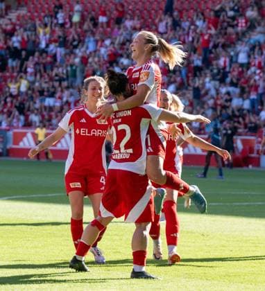 Soccer, Women, Season 2024 2025, DFB Cup 2 Round , 1 FC Union Berlin RB Leipzig, f l Marie Becker 1 Women 1 FC Union , Eleni Markou 1 Women 1 FC Union , Dina Orschmann 1 Women 1 FC Union , Cheering after goal to 1 0, 08 09 2024, Copyright: xMatthiasxKochx
