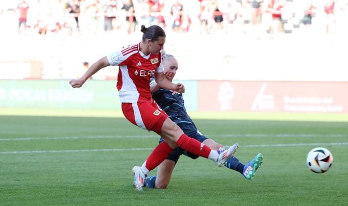 Antonia Halverkamps shoots, Victoria Krug duel match scene action sport soccer soccer women DFB Pokal 2 round season 2024 2025 08 09 2024 1 FC Union Berlin vs RB Leipzig RBL DFL regulations prohibit any use of photographs as image sequences and or quasi video
