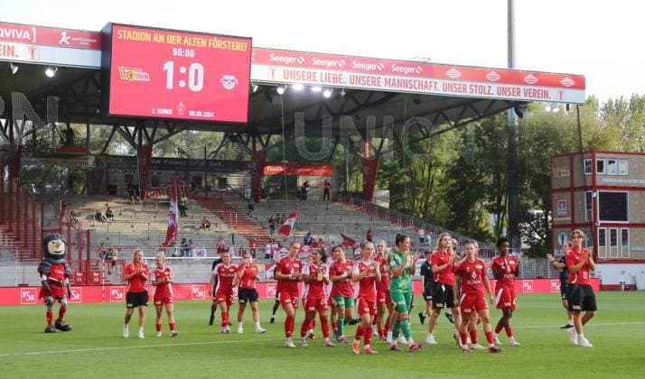 Unions ladies cheer after the end of the match, scoreboard with final score 1 0 Joy Emotion Cheering Sport Soccer Football Ladies DFB Cup 2nd round Season 2024 2025 08 09 2024 1 FC Union Berlin vs RB Leipzig RBL DFL regulations prohibit any use of photographs as image sequences and or quasi video
