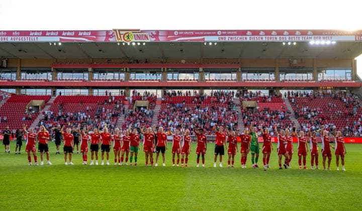Soccer, Women, Season 2024 2025, DFB Cup 2 Round , 1 FC Union Berlin RB Leipzig, Union cheering after the final whistle, 08 09 2024, Copyright: xMatthiasxKochx
