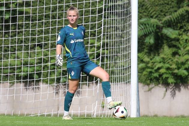 Mönchengladbach, Germany 08 September 2024 DFB Pokal Women 2024 2025 Borussia Mönchengladbach vs 1 FC Köln Im Bild Torhueterin Jil Frehse Borussia Mönchengladbach DFB regulations prohibit any use of photographs as image sequences and or quasi video Grenzlandstadion Nordrhein Westfalen Copyright: xFotostandx xVanxderxVeldenx