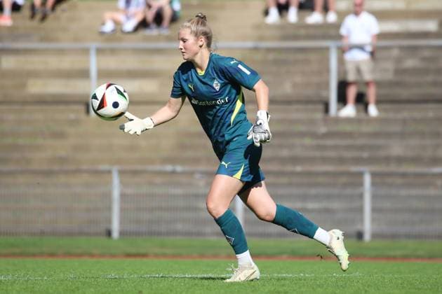 Mönchengladbach, Germany 08 September 2024 DFB Pokal Women 2024 2025 Borussia Mönchengladbach vs 1 FC Köln Im Bild Torhueterin Jil Frehse Borussia Mönchengladbach DFB regulations prohibit any use of photographs as image sequences and or quasi video Grenzlandstadion Nordrhein Westfalen Copyright: xFotostandx xVanxderxVeldenx