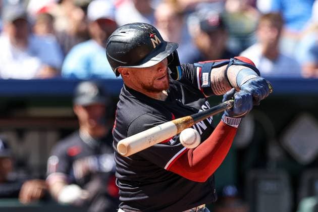 September 8, 2024: Minnesota Twins catcher Christian Vazquez (8) hits a single against the Kansas City Royals during the sixth inning at Kauffman Stadium in Kansas City, MO. CSM Kansas City United States of America - ZUMAc04_ 20240908_zma_c04_168 Copyright: xDavidxSmithx