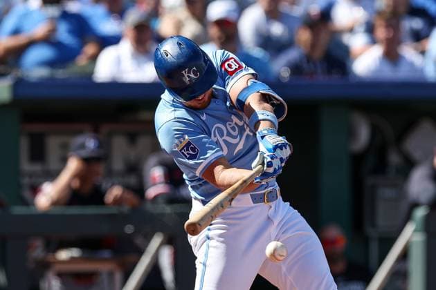 September 8, 2024: Kansas City Royals right fielder Hunter Renfroe (16) hits a single against the Minnesota Twins during the eighth inning at Kauffman Stadium in Kansas City, MO. CSM Kansas City United States of America - ZUMAc04_ 20240908_zma_c04_187 Copyright: xDavidxSmithx