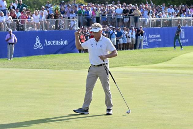 JENNINGS, MO - SEPTEMBER 08: Golfer Bernhard Langer reacts after sinking a match-tying birdie putt on the 18 green to force a one-hole playoff during the final round of the Ascension Charity Classic on September 08, 2024, at Norwood Hills Country Club in Jennings, MO. (Photo by Keith Gillett Icon Sportswire) GOLF: SEP 08 PGA, Golf Herren TOUR Champions Ascension Charity Classic EDITORIAL USE ONLY Icon240908529