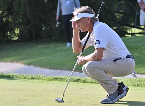 JENNINGS, MO - SEPTEMBER 08: Golfer Bernhard Langer lines up his putt on the 18 green during a one-hole playoff during the final round of the Ascension Charity Classic on September 08, 2024, at Norwood Hills Country Club in Jennings, MO. (Photo by Keith Gillett Icon Sportswire) GOLF: SEP 08 PGA, Golf Herren TOUR Champions Ascension Charity Classic EDITORIAL USE ONLY Icon240908538