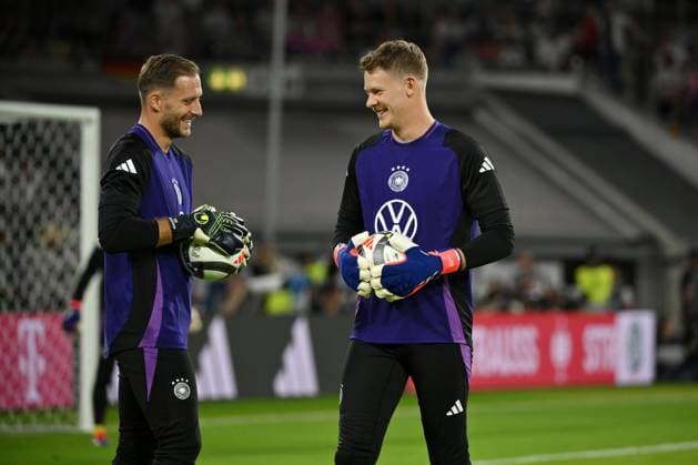 Goalkeeper Alexander Nübel Germany , Goalkeeper Oliver Baumann Germany , v re 07 09 2024, UEFA Nationa League 2024 2025, 1 Matchday, Germany Hungary 5 0 Düsseldorf Merkus Spiel Arena Nordrhein Westfalen Germany Team2
