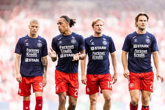 Denmark v Serbia, UEFA Nations League, Copenhagen, Denmark Copenhagen, Denmark. 08th, September 2024. Yussuf Poulsen (20) of Denmark seen with Albert Gronbaek (9) before the UEFA Nations League match between Denmark and Serbia at Parken in Copenhagen. Copenhagen Denmark  Copyright: xGonzalesxPhoto DejanxObretkovicx