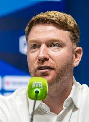09 09 2024, xfux, Fußball 2 Bundesliga, SV Darmstadt 98 Press Conference Presentation of Coach Florian Kohfeldt, emspor, v l Sporting Director Paul Fernie SV Darmstadt 98 DFL DFB REGULATIONS PROHIBIT ANY USE OF PHOTOGRAPHS as IMAGE SEQUENCES and or QUASI VIDEO Licensing of the photographic work to and or by SV Darmstadt 1898 e V and subsidiaries is not permitted No release of or sale to SV Darmstadt 1898 e V Darmstadt