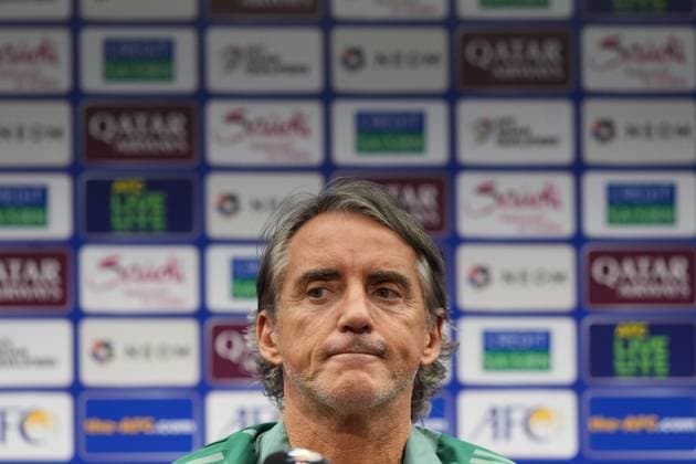 (240909) -- DALIAN, Sept. 9, 2024 -- Roberto Mancini, head coach of Saudi Arabia, attends a press conference, PK, Pressekonferenz prior to the 2026 FIFA World Cup, WM, Weltmeisterschaft, Fussball Asian qualifiers match between China and Saudi Arabia in Dalian, northeast China s Liaoning Province, Sept. 9, 2024. ) (SP)CHINA-DALIAN-FOOTBALL-WORLD CUP-QUALIFIERS-PRESS CONFERENCE (CN) PanxYulong
