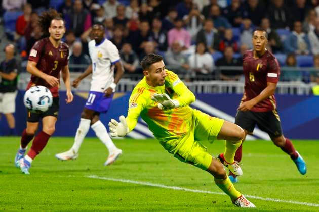 France v Belgium - UEFA Nations League LYON, FRANCE - SEPTEMBER 09 : Casteels Koen goalkeeper of Belgium in action during the UEFA Nations League match in group A2 between France and Belgium on September 9, 2024 in Lyon, France, 09 09 2024 Lyon France  Copyright: xJanxDexMeuleneirx