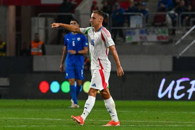 Budapest: Happiness of Davide Frattesi (Italy) after scores a goal during the UEFA Nations League match between Italy vs. Israele on 9th September 2024 at the Bozsik Arena stadium in Budapest, Hungary - UEFA Nations League - Israel vs Italy  - ZUMAp169 20240909_zsa_p169_132 Copyright: xVincenzoxOrlando IPAxSportx