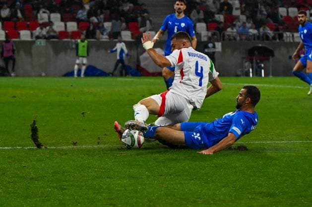 Alessandro Buongiorno (Italy) in action against Denny Gropper (Israel) during the UEFA Nations League match between Italy vs. Israele on 9th September 2024 at the Bozsik Arena stadium in Budapest, Hungary  Copyright: xVincenzoxOrlando IPAxSportx xipax xx IPA_49496990 IPA_Agency_IPA49496990