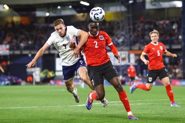 England gegen Österreich U21 09. September 2024, Luton Internationales Freundschaftsspiel Fußball England gegen Österreich U21 Liam Delap von England und Samson Baidoo von Österreich Foto Jacques Feeney Abseits Luton UK  Copyright: xJacquesxFeeneyx xOffsidexOffside