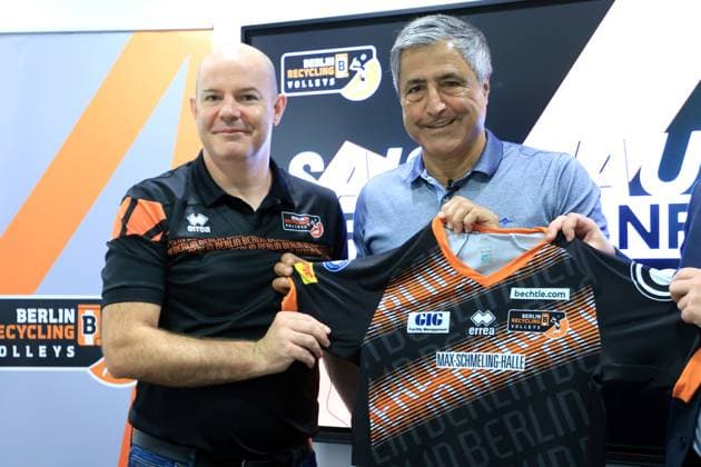 DEU, DVV, 1 VBL, BR Volleys, season kick-off press conference, 10 09 2024, Berlin, Berlin, DEU, DVV, 1 VBL, BR Volleys, season kick-off press conference, in the picture Managing Director Kaweh Niroomand, Head Coach Joel Banks Photo Juergen Engler nordphoto GmbH nordphotoxGmbHx xEngler nph00076