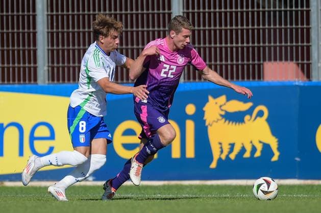 Rieti: Italia s U20 Luca Di Maggio in action against Germany s U20 Elias Baum during the match Elite League Italy U20 - Germany U20 at the Manlio Scopigno stadium in Rieti, Italy on september 10, 2024 - Altro - Elite League Under 20 - Italy vs Germany  - ZUMAp169 20240910_zsa_p169_013 Copyright: xGianlucaxVannicelli IPAxSportx
