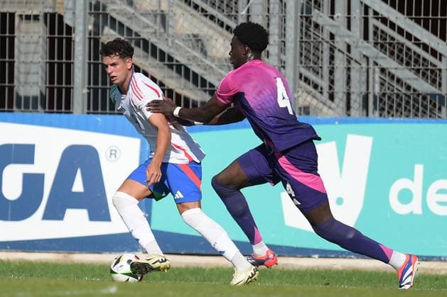 - Altro - Elite League Under 20 - Italy vs Germany Italia s U20 Giulio Misitano in action against Germany s U20 Joshua Quarshie during the match Elite League Italy U20 - Germany U20 at the Manlio Scopigno stadium in Rieti, Italy on september 10, 2024 Rieti Italy  Copyright: xIPAxSport ABACAx