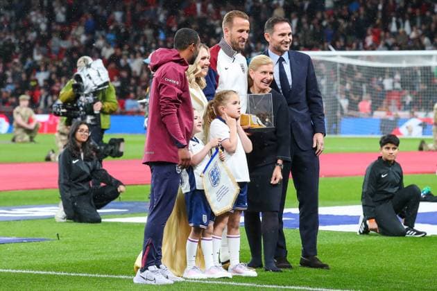UEFA Nations League - League B - Group 2 England v Finland Harry Kane of England receives his golden cap for his 100th appearance for England in tonights UEFA Nations League - League B - Group 2 England v Finland at Wembley Stadium, London, United Kingdom, 10th September 2024 (Photo by Gareth Evans News Images) Copyright: xGarethxEvans NewsxImagesx