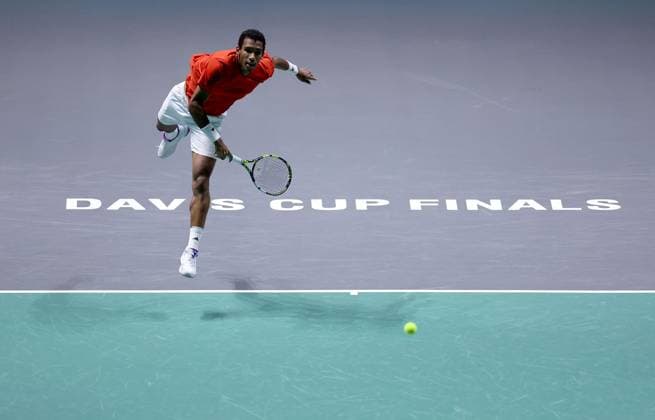 Felix Auger Aliassime of Canada in action Davis Cup Group Stage Finals 2024, Day Three, AO Arena, Manchester, UK - 12 Sep 2024  Copyright: xEllaxLing Shutterstockx 14713339w