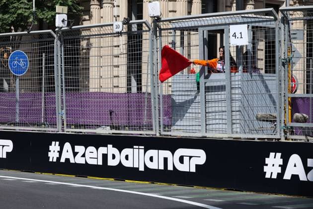Red flag, drapeau during the Formula 1 Azerbaijan Grand Prix 2024, 17th round of the 2024 Formula One World Championship, WM, Weltmeisterschaft from September 13 to 15, 2024 on the Baku City Circuit, in Baku, Azerbaijan - F1 - AZERBAIJAN GRAND PRIX 2024 DPPI Panoramic  240913_R17_AZERBAIJAN_DP_FG0O1979
