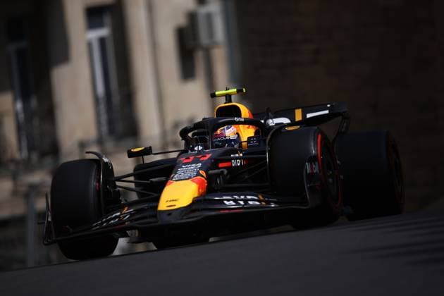 11 PEREZ Sergio (mex), Red Bull Racing RB20, action during the Formula 1 Azerbaijan Grand Prix 2024, 17th round of the 2024 Formula One World Championship, WM, Weltmeisterschaft from September 13 to 15, 2024 on the Baku City Circuit, in Baku, Azerbaijan - F1 - AZERBAIJAN GRAND PRIX 2024 DPPI Panoramic  240913_R17_AZERBAIJAN_DP_EA021361