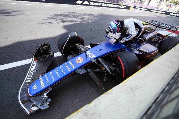43 COLAPINTO Franco (arg), Williams Racing FW46, action, crash, accident, during the Formula 1 Azerbaijan Grand Prix 2024, 17th round of the 2024 Formula One World Championship, WM, Weltmeisterschaft from September 13 to 15, 2024 on the Baku City Circuit, in Baku, Azerbaijan - F1 - AZERBAIJAN GRAND PRIX 2024 DPPI Panoramic  240913_R17_AZERBAIJAN_DP_FG0O6048