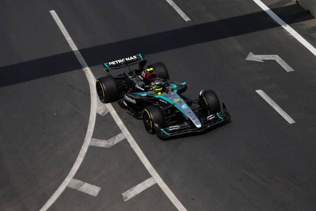 44 HAMILTON Lewis (gbr), Mercedes AMG F1 Team W15, action during the Formula 1 Azerbaijan Grand Prix 2024, 17th round of the 2024 Formula One World Championship, WM, Weltmeisterschaft from September 13 to 15, 2024 on the Baku City Circuit, in Baku, Azerbaijan - F1 - AZERBAIJAN GRAND PRIX 2024 DPPI Panoramic  240913_R17_AZERBAIJAN_DP_XB3_2708