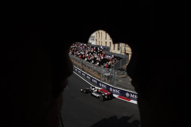 27 HULKENBERG Nico (ger), Haas F1 Team VF-24 Ferrari, action during the Formula 1 Azerbaijan Grand Prix 2024, 17th round of the 2024 Formula One World Championship, WM, Weltmeisterschaft from September 13 to 15, 2024 on the Baku City Circuit, in Baku, Azerbaijan - F1 - AZERBAIJAN GRAND PRIX 2024 DPPI Panoramic  240913_R17_AZERBAIJAN_DP_EA013249