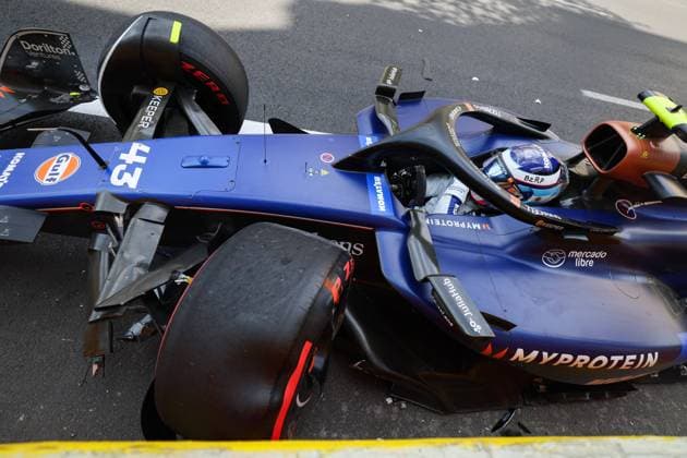 43 COLAPINTO Franco (arg), Williams Racing FW46, action, crash, accident, during the Formula 1 Azerbaijan Grand Prix 2024, 17th round of the 2024 Formula One World Championship, WM, Weltmeisterschaft from September 13 to 15, 2024 on the Baku City Circuit, in Baku, Azerbaijan - F1 - AZERBAIJAN GRAND PRIX 2024 DPPI Panoramic  240913_R17_AZERBAIJAN_DP_FG0O6013