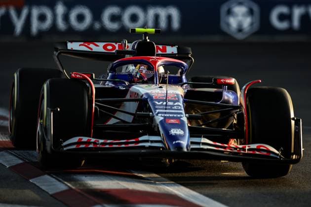 22 TSUNODA Yuki (jap), Visa Cash App RB F1 Team VCARB 01, action during the Formula 1 Azerbaijan Grand Prix 2024, 17th round of the 2024 Formula One World Championship, WM, Weltmeisterschaft from September 13 to 15, 2024 on the Baku City Circuit, in Baku, Azerbaijan - F1 - AZERBAIJAN GRAND PRIX 2024 DPPI Panoramic  240913_R17_AZERBAIJAN_XB3_3414
