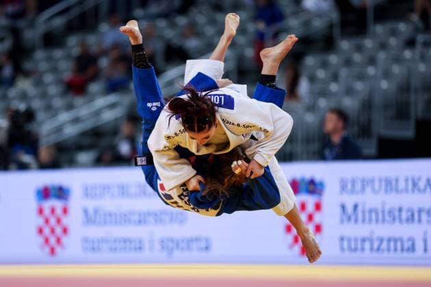 Bilder des Jahres 2024, Sport 09 September Sport Themen der Woche KW37 Bilder des Tages, Sport (240914) -- ZAGREB, Sept. 14, 2024 -- Lois Petit (top) of Belgium competes against Eva Perez Soler of Spain in the women s -48 kg event during the IJF Judo Grand Prix Zagreb 2024 in Zagreb, Croatia, Sept. 13, 2024. (Igor Kralj PIXSELL via Xinhua) (SP)CROATIA-ZAGREB-JUDO-GRAND PRIX LixXuejun 